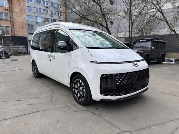 Hyundai Staria Limousine 4wd