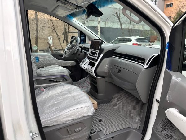 Hyundai Staria Limousine 4wd — изображение 18