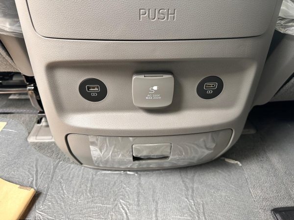 Hyundai Staria Limousine 4wd — изображение 32